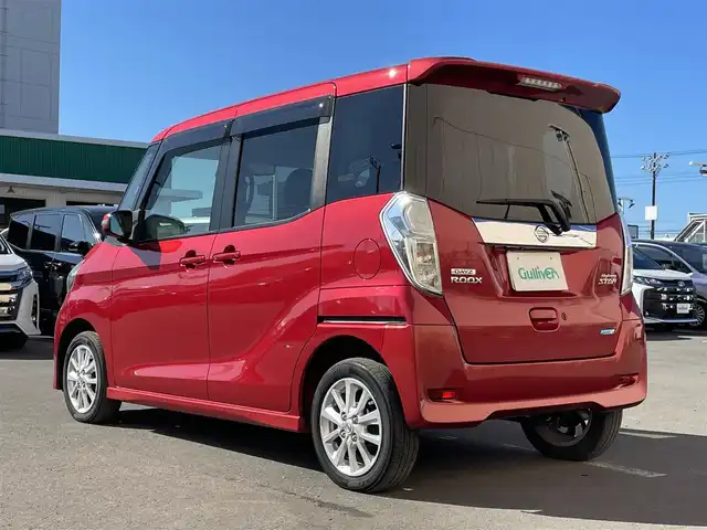 日産 デイズ ルークス ハイウェイスターX 東京都 2015(平27)年 7.5万km スパークリングレッドM 純正ナビ/全周囲カメラ/ETC/片側電動スライドドア/スマートキー/衝突軽減システム/横滑り防止装置/純正フロアマット/リアサーキュレーター/純正14インチAWホイール/フォグライト/プッシュスタート