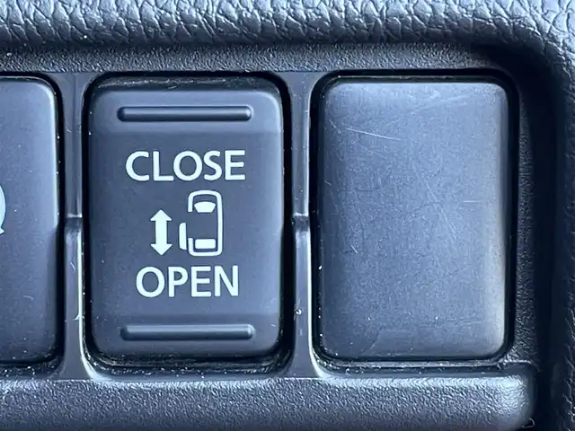 日産 デイズ ルークス ハイウェイスターX 東京都 2015(平27)年 7.5万km スパークリングレッドM 純正ナビ/全周囲カメラ/ETC/片側電動スライドドア/スマートキー/衝突軽減システム/横滑り防止装置/純正フロアマット/リアサーキュレーター/純正14インチAWホイール/フォグライト/プッシュスタート