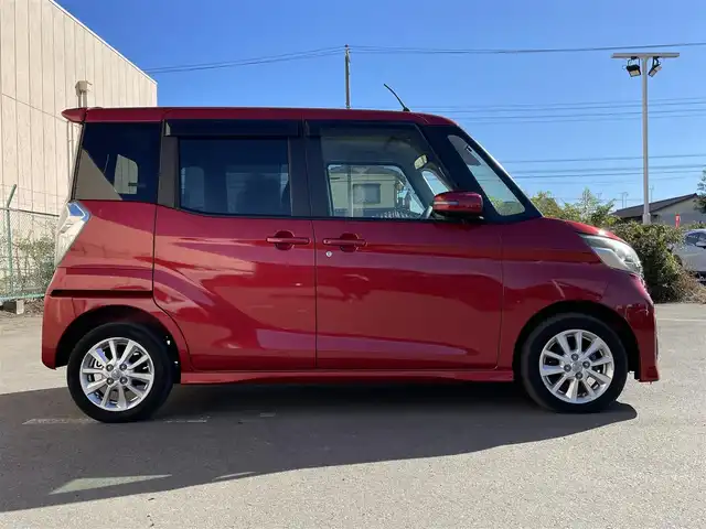 日産 デイズ ルークス ハイウェイスターX 東京都 2015(平27)年 7.5万km スパークリングレッドM 純正ナビ/全周囲カメラ/ETC/片側電動スライドドア/スマートキー/衝突軽減システム/横滑り防止装置/純正フロアマット/リアサーキュレーター/純正14インチAWホイール/フォグライト/プッシュスタート