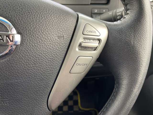 日産 セレナ HWS S HV Vセレ +Sefty 岐阜県 2015(平27)年 3.8万km ブリリアントシルバー 7型ナビゲーション【CN-E300D】/ワンセグテレビ/Bluetooth/CD/両側パワースライドドア/車線逸脱警報機能/衝突軽減被害機能/クルーズコントロール/革巻きステアリング/ステアリングリモコン/社外前方ドラレコ/ETC/LEDヘッドライト/オートライト/横滑り防止装置