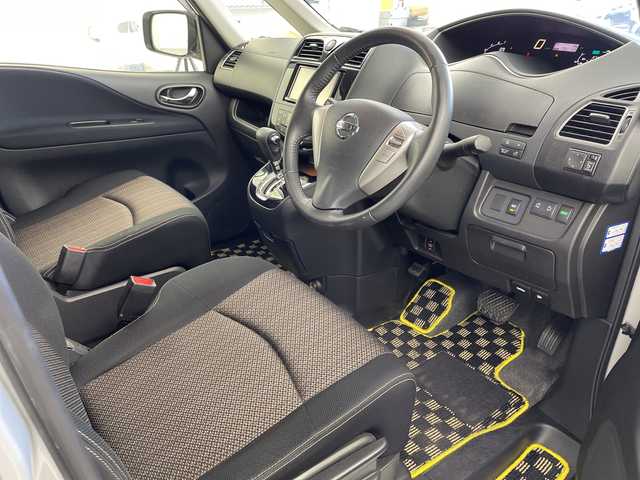 日産 セレナ HWS S HV Vセレ +Sefty 岐阜県 2015(平27)年 3.8万km ブリリアントシルバー 7型ナビゲーション【CN-E300D】/ワンセグテレビ/Bluetooth/CD/両側パワースライドドア/車線逸脱警報機能/衝突軽減被害機能/クルーズコントロール/革巻きステアリング/ステアリングリモコン/社外前方ドラレコ/ETC/LEDヘッドライト/オートライト/横滑り防止装置