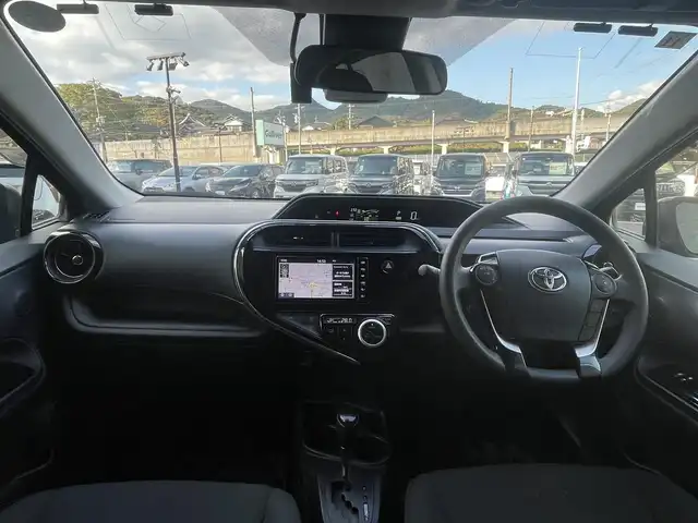 トヨタ アクア S 佐賀県 2018(平30)年 14万km ブラックマイカ トヨタセーフティセンス　コーナーセンサー　純正ナビ　バックカメラ　フルセグＴＶ　純正ドラレコ　オートライト　プッシュスタート　スペアキー×１　取扱説明書　保証書