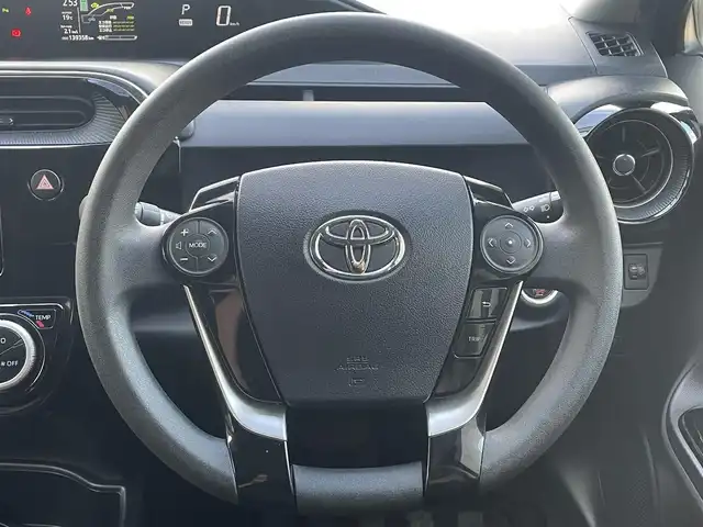 トヨタ アクア S 佐賀県 2018(平30)年 14万km ブラックマイカ トヨタセーフティセンス　コーナーセンサー　純正ナビ　バックカメラ　フルセグＴＶ　純正ドラレコ　オートライト　プッシュスタート　スペアキー×１　取扱説明書　保証書