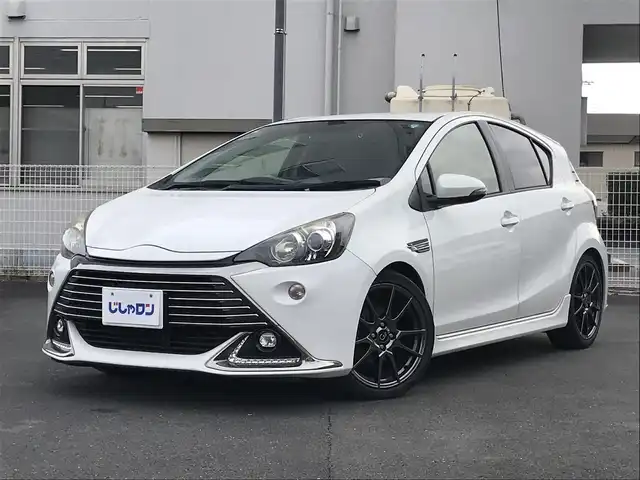 トヨタ アクア G G’s 栃木県 2015(平27)年 10.8万km ライムホワイトパールクリスタルシャイン (株)IDOMが運営する【じしゃロン小山店】の自社ローン対象車両になります。こちらは現金ご利用時の価格です。/自社ローンご希望の方は別途その旨お申付け下さい。//禁煙車/純正フルセグナビ/（CD/DVD/AM/FMラジオ）/(Bluetooth)/スマートキー/プッシュスタート/バックカメラ/ＥＴＣ/クルーズコントロール/ドライブレコーダー/シートヒーター/ステアリングリモコン/電動格納ドアミラー/パワーウインドウ/オートライト/防眩ミラー
