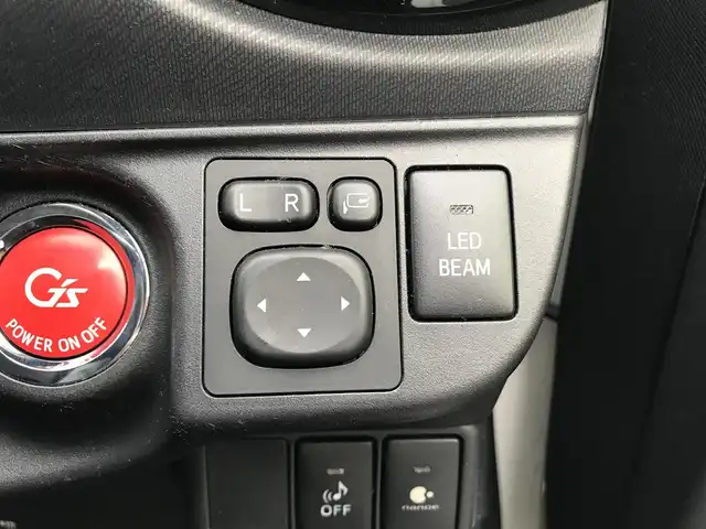 トヨタ アクア G G’s 栃木県 2015(平27)年 10.8万km ライムホワイトパールクリスタルシャイン (株)IDOMが運営する【じしゃロン小山店】の自社ローン対象車両になります。こちらは現金ご利用時の価格です。/自社ローンご希望の方は別途その旨お申付け下さい。//禁煙車/純正フルセグナビ/（CD/DVD/AM/FMラジオ）/(Bluetooth)/スマートキー/プッシュスタート/バックカメラ/ＥＴＣ/クルーズコントロール/ドライブレコーダー/シートヒーター/ステアリングリモコン/電動格納ドアミラー/パワーウインドウ/オートライト/防眩ミラー