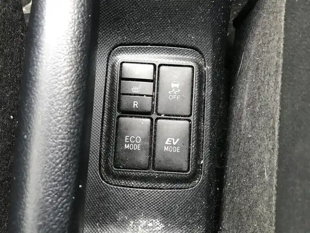 トヨタ アクア G G’s 栃木県 2015(平27)年 10.8万km ライムホワイトパールクリスタルシャイン (株)IDOMが運営する【じしゃロン小山店】の自社ローン対象車両になります。こちらは現金ご利用時の価格です。/自社ローンご希望の方は別途その旨お申付け下さい。//禁煙車/純正フルセグナビ/（CD/DVD/AM/FMラジオ）/(Bluetooth)/スマートキー/プッシュスタート/バックカメラ/ＥＴＣ/クルーズコントロール/ドライブレコーダー/シートヒーター/ステアリングリモコン/電動格納ドアミラー/パワーウインドウ/オートライト/防眩ミラー