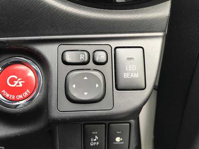 トヨタ アクア G G’s 千葉県 2015(平27)年 10.8万km ライムホワイトパールクリスタルシャイン (株)IDOMが運営する【じしゃロン柏店】の自社ローン対象車両になります。こちらは現金ご利用時の価格です。/自社ローンご希望の方は別途その旨お申付け下さい。//禁煙車/純正フルセグナビ/（CD/DVD/AM/FMラジオ）/(Bluetooth)/スマートキー/プッシュスタート/バックカメラ/ＥＴＣ/クルーズコントロール/ドライブレコーダー/シートヒーター/ステアリングリモコン/電動格納ドアミラー/パワーウインドウ/オートライト/防眩ミラー