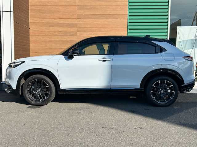 ホンダ ヴェゼル ハイブリッド e:HEV Z PLaYパッケージ 静岡県 2024(令6)年 0.4万km プレミアムサンライトホワイトパール ワンオーナー/純正ナビ/フルセグテレビ/Bluetooth/全方位カメラ/純正フロアマット/スカイルーフ/オートライト/LEDヘッドライト/ブレーキホールド/ビルトイン2.0ETC/レーダークルーズコントロール/パドルシフト/パワーバックドア/デジタルインナーミラー