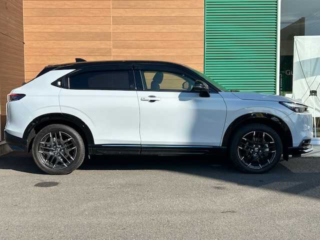 ホンダ ヴェゼル ハイブリッド e:HEV Z PLaYパッケージ 静岡県 2024(令6)年 0.4万km プレミアムサンライトホワイトパール ワンオーナー/純正ナビ/フルセグテレビ/Bluetooth/全方位カメラ/純正フロアマット/スカイルーフ/オートライト/LEDヘッドライト/ブレーキホールド/ビルトイン2.0ETC/レーダークルーズコントロール/パドルシフト/パワーバックドア/デジタルインナーミラー