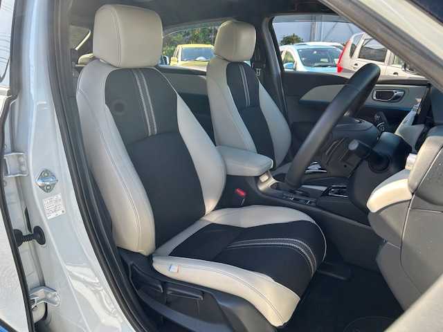 ホンダ ヴェゼル ハイブリッド e:HEV Z PLaYパッケージ 静岡県 2024(令6)年 0.4万km プレミアムサンライトホワイトパール ワンオーナー/純正ナビ/フルセグテレビ/Bluetooth/全方位カメラ/純正フロアマット/スカイルーフ/オートライト/LEDヘッドライト/ブレーキホールド/ビルトイン2.0ETC/レーダークルーズコントロール/パドルシフト/パワーバックドア/デジタルインナーミラー