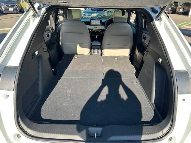 ホンダ ヴェゼル ハイブリッド e:HEV Z PLaYパッケージ 静岡県 2024(令6)年 0.4万km プレミアムサンライトホワイトパール ワンオーナー/純正ナビ/フルセグテレビ/Bluetooth/全方位カメラ/純正フロアマット/スカイルーフ/オートライト/LEDヘッドライト/ブレーキホールド/ビルトイン2.0ETC/レーダークルーズコントロール/パドルシフト/パワーバックドア/デジタルインナーミラー