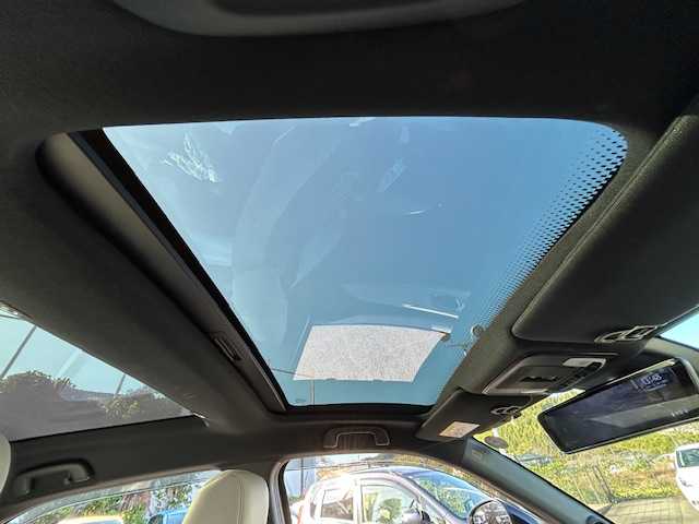 ホンダ ヴェゼル ハイブリッド e:HEV Z PLaYパッケージ 静岡県 2024(令6)年 0.4万km プレミアムサンライトホワイトパール ワンオーナー/純正ナビ/フルセグテレビ/Bluetooth/全方位カメラ/純正フロアマット/スカイルーフ/オートライト/LEDヘッドライト/ブレーキホールド/ビルトイン2.0ETC/レーダークルーズコントロール/パドルシフト/パワーバックドア/デジタルインナーミラー