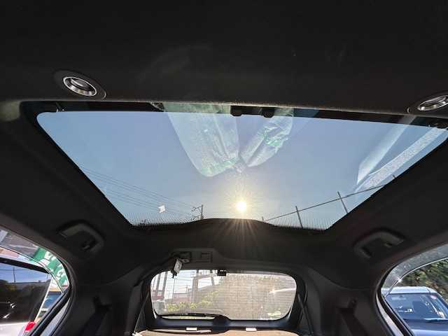 ホンダ ヴェゼル ハイブリッド e:HEV Z PLaYパッケージ 静岡県 2024(令6)年 0.4万km プレミアムサンライトホワイトパール ワンオーナー/純正ナビ/フルセグテレビ/Bluetooth/全方位カメラ/純正フロアマット/スカイルーフ/オートライト/LEDヘッドライト/ブレーキホールド/ビルトイン2.0ETC/レーダークルーズコントロール/パドルシフト/パワーバックドア/デジタルインナーミラー