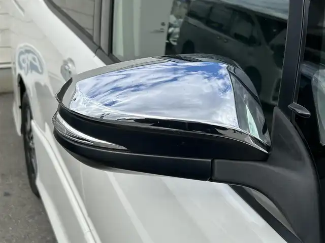 トヨタ ヴォクシー ZS 煌Ⅱ 福岡県 2016(平28)年 7.9万km ホワイトパールクリスタルシャイン 純正9型SDナビ(フルセグTV/CD/DVD/BT)/トヨタセーフティ/後席フリップダウンモニター/両側電動/ステアリングスイッチ/ETC/純正LED/純正フロアマット/純正アルミホイール/スペアキー/プッシュスタート/スマートキー