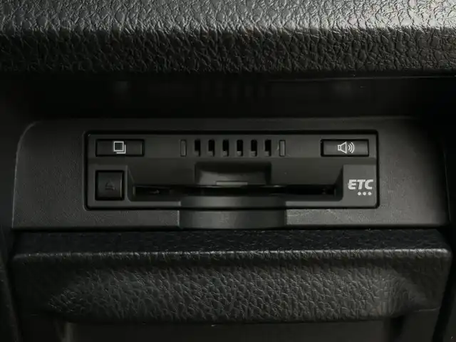 トヨタ ヴォクシー ZS 煌Ⅱ 福岡県 2016(平28)年 7.9万km ホワイトパールクリスタルシャイン 純正9型SDナビ(フルセグTV/CD/DVD/BT)/トヨタセーフティ/後席フリップダウンモニター/両側電動/ステアリングスイッチ/ETC/純正LED/純正フロアマット/純正アルミホイール/スペアキー/プッシュスタート/スマートキー