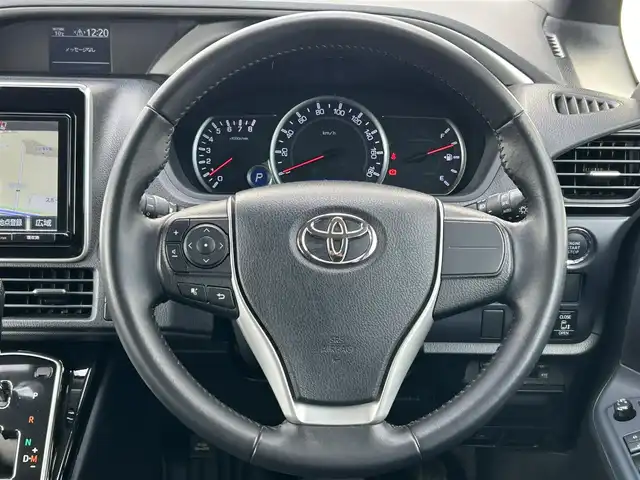 トヨタ ヴォクシー ZS 煌Ⅱ 福岡県 2016(平28)年 7.9万km ホワイトパールクリスタルシャイン 純正9型SDナビ(フルセグTV/CD/DVD/BT)/トヨタセーフティ/後席フリップダウンモニター/両側電動/ステアリングスイッチ/ETC/純正LED/純正フロアマット/純正アルミホイール/スペアキー/プッシュスタート/スマートキー