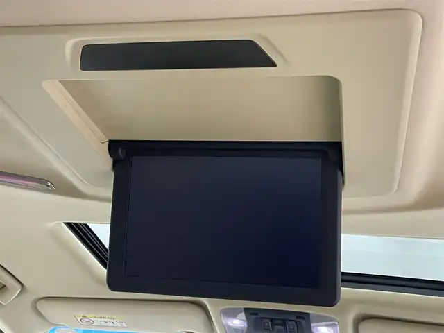 トヨタ アルファードハイブリット エグゼクティブ ラウンジ 千葉県 2016(平28)年 6.7万km ラグジュアリーホワイトパールクリスタルシャインガラスフレーク 禁煙車/４WD/トヨタセーフティセンス/・クリアランスソナー/・プリクラッシュセーフティブレーキ/・クルーズコントロール/JBLプレミアムサウンド/両側パワースライドドア/パワーバックドア/ツインサンルーフ/12.1型フリップダウンモニター/純正９型ディスプレイオーディオナビ/・CD/DVD/USB/AUX/HDMI/Bluetooth/フルセグTV/・バックカメラ/・ビルトインETC/革巻きステアリング/・ステアリングスイッチ/100V電源/レザーシート/・DNセカンドパワーシート/・D席メモリ付き/・DNシートヒーター/・オットマン/電子パーキング/・ブレーキホールド/社外フロアマット/純正１７インチAW/オートライト/・LEDヘッドライト/・LEDフォグランプ