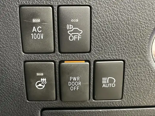 トヨタ アルファードハイブリット エグゼクティブ ラウンジ 千葉県 2016(平28)年 6.7万km ラグジュアリーホワイトパールクリスタルシャインガラスフレーク 禁煙車/４WD/トヨタセーフティセンス/・クリアランスソナー/・プリクラッシュセーフティブレーキ/・クルーズコントロール/JBLプレミアムサウンド/両側パワースライドドア/パワーバックドア/ツインサンルーフ/12.1型フリップダウンモニター/純正９型ディスプレイオーディオナビ/・CD/DVD/USB/AUX/HDMI/Bluetooth/フルセグTV/・バックカメラ/・ビルトインETC/革巻きステアリング/・ステアリングスイッチ/100V電源/レザーシート/・DNセカンドパワーシート/・D席メモリ付き/・DNシートヒーター/・オットマン/電子パーキング/・ブレーキホールド/社外フロアマット/純正１７インチAW/オートライト/・LEDヘッドライト/・LEDフォグランプ