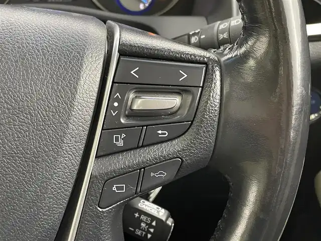 トヨタ アルファードハイブリット エグゼクティブ ラウンジ 千葉県 2016(平28)年 6.7万km ラグジュアリーホワイトパールクリスタルシャインガラスフレーク 禁煙車/４WD/トヨタセーフティセンス/・クリアランスソナー/・プリクラッシュセーフティブレーキ/・クルーズコントロール/JBLプレミアムサウンド/両側パワースライドドア/パワーバックドア/ツインサンルーフ/12.1型フリップダウンモニター/純正９型ディスプレイオーディオナビ/・CD/DVD/USB/AUX/HDMI/Bluetooth/フルセグTV/・バックカメラ/・ビルトインETC/革巻きステアリング/・ステアリングスイッチ/100V電源/レザーシート/・DNセカンドパワーシート/・D席メモリ付き/・DNシートヒーター/・オットマン/電子パーキング/・ブレーキホールド/社外フロアマット/純正１７インチAW/オートライト/・LEDヘッドライト/・LEDフォグランプ