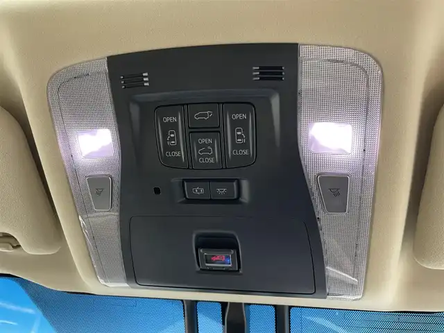 トヨタ アルファードハイブリット エグゼクティブ ラウンジ 千葉県 2016(平28)年 6.7万km ラグジュアリーホワイトパールクリスタルシャインガラスフレーク 禁煙車/４WD/トヨタセーフティセンス/・クリアランスソナー/・プリクラッシュセーフティブレーキ/・クルーズコントロール/JBLプレミアムサウンド/両側パワースライドドア/パワーバックドア/ツインサンルーフ/12.1型フリップダウンモニター/純正９型ディスプレイオーディオナビ/・CD/DVD/USB/AUX/HDMI/Bluetooth/フルセグTV/・バックカメラ/・ビルトインETC/革巻きステアリング/・ステアリングスイッチ/100V電源/レザーシート/・DNセカンドパワーシート/・D席メモリ付き/・DNシートヒーター/・オットマン/電子パーキング/・ブレーキホールド/社外フロアマット/純正１７インチAW/オートライト/・LEDヘッドライト/・LEDフォグランプ