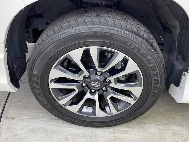 トヨタ ランドクルーザー プラド TX Lパッケージ 兵庫県 2022(令4)年 3.1万km ホワイトパールクリスタルシャイン モデリスタエアロ ムーンルーフ 衝突軽減ブレーキ レーンキープアシスト レーダークルーズコントロール メーカーオプションナビ フルセグ パノラマミックビューモニター ベージュ革 クリアランスソナー