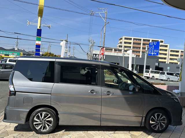 日産 セレナ ハイウェイスター V 静岡県 2020(令2)年 6.3万km ダークメタルグレー 【主要装備】/純正ナビ　/アラウンドビューモニター　/バックカメラ　/ドライブレコーダー　/レーダークルーズコントロール　/純正１６インチアルミホイール　/ハンズフリー両側パワースライドドア　/パーキングアシスト　/ＥＴＣ/プッシュスタート/スマートキー