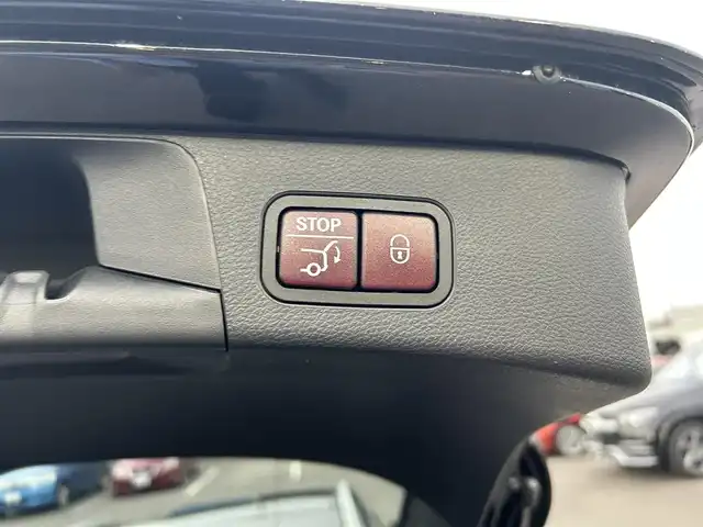 メルセデス・ベンツ Ｃ２２０ｄ ワゴン ローレウスエディション 滋賀県 2018(平30)年 3.8万km オブシディアンブラック レーダーセーフティパッケージ /サンルーフ /ACC /黒革シート /前席シートヒーター /前席パワーシート /アクティブブレーキアシスト /LKA/BSM /衝突軽減ブレーキ /純正ナビ /ドラレコ /パワーバックドア/バックカメラ