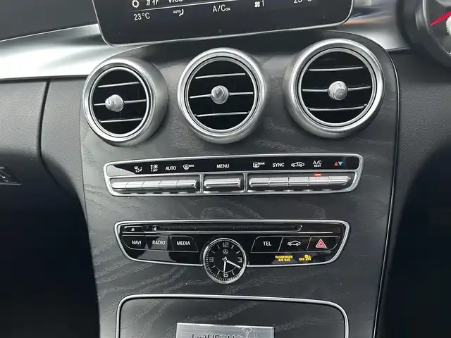 メルセデス・ベンツ Ｃ２２０ｄ ワゴン ローレウスエディション 滋賀県 2018(平30)年 3.8万km オブシディアンブラック レーダーセーフティパッケージ /サンルーフ /ACC /黒革シート /前席シートヒーター /前席パワーシート /アクティブブレーキアシスト /LKA/BSM /衝突軽減ブレーキ /純正ナビ /ドラレコ /パワーバックドア/バックカメラ