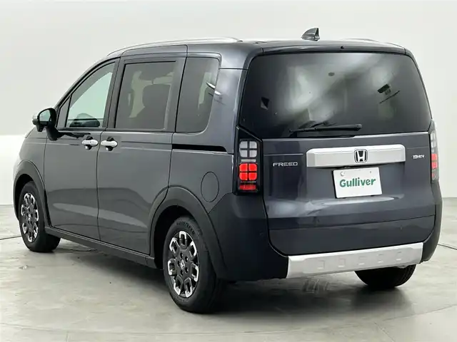 ホンダ フリード ハイブリット e:HEV クロスター 福岡県 2025(令7)年 0.1千km メテオロイドグレーメタリック 登録済未使用車　/純正ナビ（ＢＴ，フルセグＴＶ）　/バックカメラ　/ＡＣＣ　/コーナーセンサー　/衝突軽減ブレーキ　/レーンキープ　/ＢＳＭ　/先行車発進お知らせ　/両側電動スライドドア　/ハーフレザー　/シートヒーター