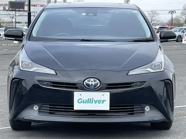 トヨタ プリウス S 道央・札幌 2022(令4)年 8.7万km アティチュードブラックマイカ ４WD/純正ディーラーOPナビ/AM/FM/USB/BT/トヨタセーフティセンス/プリクラッシュセーフティ/横滑り防止装置/レーダークルーズコントロール/レーンキープアシスト/クリアランスソナー/パーキングサポートブレーキ/ロードサインアシスト/バックカメラ/ビルトインETC/ドライブレコーダー/EVMODE/DRIVEMODE切替/革巻きステアリング/ステアリングリモコン/AC100V/プッシュスタート/スマートキー/LEDヘッドライト/オートライト/オートハイビーム/フォグランプ/電動格納ミラー/ウィンカーミラー/純正フロアマット/ドアバイザー