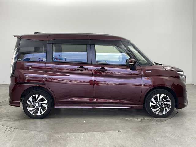 スズキ ソリオ バンディット HV MV 兵庫県 2023(令5)年 1.9万km メロウディープレッドパール ・純正ナビ&Bluetoothオーディオ&CD/DVD&ipod/USB接続&TV/・全方位カメラ/・ビルドインETC/・シートヒーター/・純正フロアマット/・両側パワースライドドア/・純正15インチアルミホイール/・スズキセーフティサポート/・衝突被害軽減ブレーキ/・レーダークルーズコントロール/・レーンキープアシスト/・ハイビームアシスト/・クリアランスソナー/・盗難防止装置/・アイドリングストップ/・オートライト/・LEDヘッドライト/・LEDフォグランプ/・カーテンエアバック/・ヘッドアップディスプレイ/・スマートキー/・スペアキー/・AACエアコン/・ステアリングスイッチ/・革巻きステアリング/・電動格納ミラー/・サンシェード