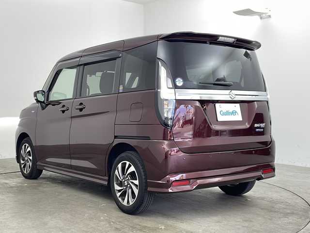 スズキ ソリオ バンディット HV MV 兵庫県 2023(令5)年 1.9万km メロウディープレッドパール ・純正ナビ&Bluetoothオーディオ&CD/DVD&ipod/USB接続&TV/・全方位カメラ/・ビルドインETC/・シートヒーター/・純正フロアマット/・両側パワースライドドア/・純正15インチアルミホイール/・スズキセーフティサポート/・衝突被害軽減ブレーキ/・レーダークルーズコントロール/・レーンキープアシスト/・ハイビームアシスト/・クリアランスソナー/・盗難防止装置/・アイドリングストップ/・オートライト/・LEDヘッドライト/・LEDフォグランプ/・カーテンエアバック/・ヘッドアップディスプレイ/・スマートキー/・スペアキー/・AACエアコン/・ステアリングスイッチ/・革巻きステアリング/・電動格納ミラー/・サンシェード