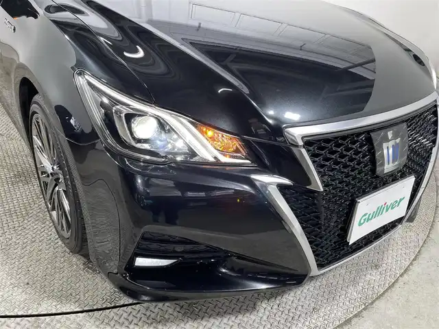 トヨタ クラウン ハイブリッド 大阪府 2016(平28)年 2.6万km プレシャスブラックパール 純正８インチナビＴＶ　ＥＴＣ　ドラレコ　バックカメラ　レーダークルコン　コーナーセンサー　パワーシート　衝突軽減　ＬＥＤヘッドライト　オートライト　オートエアコン　電動ミラー　スマートキー　純正アルミ