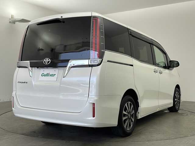 トヨタ エスクァイア Gi 兵庫県 2017(平29)年 7.2万km ホワイトパールクリスタルシャイン ・社外9インチメモリナビ（MDV-M906HDL）/CD/DVD/フルセグ/USB/BT/・ETC/・社外10.1インチフリップダウンモニター/・バックカメラ/・前後ドライブレコーダー/・両側パワースライドドア/・合皮シート/・前席シートヒーター/・純正フロアマット/・純正15インチアルミホイール/・プリクラッシュセーフティ/・レーンディパチャーアラート/・オートマチックハイビーム