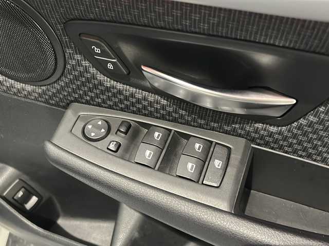 ＢＭＷ ２１８ｉ アクティブツアラー 新潟県 2017(平29)年 5.1万km アルピンホワイトⅢ 純正HDDナビ/・AM/FM/CD/DVD/Bluetooth/USB/リヤ・ビュー・カメラ/オートマチックテールゲートオペレーション/インテリジェントセーフティ/-衝突警告・ブレーキ機能/-歩行者警告・ブレーキ機能/-車線逸脱警告機能/パーク・ディスタンス・コントロール/アンビエントライト/LEDヘッドライト/フォグランプ/アイドリングストップ/スピードリミッター/純正16インチアルミホイール/ETC2.0