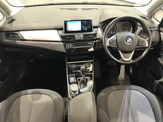 ＢＭＷ ２１８ｉ アクティブツアラー 新潟県 2017(平29)年 5.1万km アルピンホワイトⅢ 純正HDDナビ/・AM/FM/CD/DVD/Bluetooth/USB/リヤ・ビュー・カメラ/オートマチックテールゲートオペレーション/インテリジェントセーフティ/-衝突警告・ブレーキ機能/-歩行者警告・ブレーキ機能/-車線逸脱警告機能/パーク・ディスタンス・コントロール/アンビエントライト/LEDヘッドライト/フォグランプ/アイドリングストップ/スピードリミッター/純正16インチアルミホイール/ETC2.0