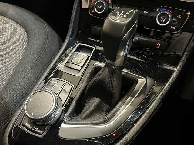 ＢＭＷ ２１８ｉ アクティブツアラー 新潟県 2017(平29)年 5.1万km アルピンホワイトⅢ 純正HDDナビ/・AM/FM/CD/DVD/Bluetooth/USB/リヤ・ビュー・カメラ/オートマチックテールゲートオペレーション/インテリジェントセーフティ/-衝突警告・ブレーキ機能/-歩行者警告・ブレーキ機能/-車線逸脱警告機能/パーク・ディスタンス・コントロール/アンビエントライト/LEDヘッドライト/フォグランプ/アイドリングストップ/スピードリミッター/純正16インチアルミホイール/ETC2.0