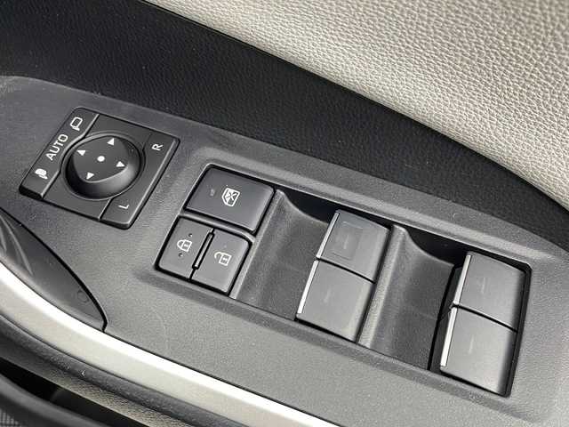 トヨタ ＲＡＶ４ ハイブリッド アドベンチャー 千葉県 2022(令4)年 3.1万km アーバンカーキ セーフティセンス/・プリクラッシュセーフティ/・レーントレーシングアシスト/・レーダークルーズコントロール/・オートマチックハイビーム/・ロードサインアシスト/純正9インチディスプレイ/・Bluetooth接続/・フルセグTV/・Miracast/・バックカメラ/デジタルインナーミラー/合皮レザーシート/・シートヒーター/エアーシート/運転席メモリー付きパワーシート/TRDフロントエアロ/TRDマッドフラップ/ステアリングヒーター/LEDヘッドライト/LEDフォグランプ/ビルトインETC2.0/スマートキー プッシュスタート