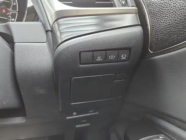 レクサス ＥＳ 300h バージョンL 宮崎県 2020(令2)年 9万km マーキュリーグレーマイカ ムーンルーフ/純正12.3型ナビ/　(BT/AppleCarPlay、AndroidAuto対応)/フルセグTV/バック/サイド/フロントカメラ/ドライブレコーダー/レーダークルーズコントロール/クリアランスソナー/セーフティシステムプラス/・プリクラッシュセーフティ/・レーントレーシングアシスト/・アダプティブハイビームシステム/・ロードサインアシスト/・先行車発進告知機能/ブラインドスポットモニター/パーキングサポートブレーキ/カラーヘッドアップディスプレイ/デジタルインナー/デジタルアウターミラー/3眼フルLEDヘッドランプ/本木製/革巻きコンビステアリング/ステアリングヒーター/パドルシフト/ハンドルカバー付/セミアニリン革シート/全席シートヒーター/前席ポジションメモリー/ベンチレーション/後席電動リクライニングシート/マークレビンソンプレミアムサラウンドシステム/純正18インチアルミホイール/スマートエントリー/スタートシステム/禁煙車