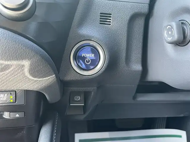 レクサス ＥＳ 300h バージョンL 宮崎県 2020(令2)年 9万km マーキュリーグレーマイカ ムーンルーフ/純正12.3型ナビ/　(BT/AppleCarPlay、AndroidAuto対応)/フルセグTV/バック/サイド/フロントカメラ/ドライブレコーダー/レーダークルーズコントロール/クリアランスソナー/セーフティシステムプラス/・プリクラッシュセーフティ/・レーントレーシングアシスト/・アダプティブハイビームシステム/・ロードサインアシスト/・先行車発進告知機能/ブラインドスポットモニター/パーキングサポートブレーキ/カラーヘッドアップディスプレイ/デジタルインナー/デジタルアウターミラー/3眼フルLEDヘッドランプ/本木製/革巻きコンビステアリング/ステアリングヒーター/パドルシフト/ハンドルカバー付/セミアニリン革シート/全席シートヒーター/前席ポジションメモリー/ベンチレーション/後席電動リクライニングシート/マークレビンソンプレミアムサラウンドシステム/純正18インチアルミホイール/スマートエントリー/スタートシステム/禁煙車