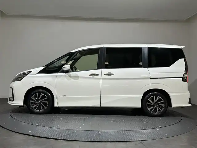 日産 セレナ ハイウェイスター V 愛媛県 2021(令3)年 2.2万km ブリリアントホワイトパール 純正10インチナビ/(Bluetooth/フルセグ)/プロパイロット/純正フリップダウンモニター/両側パワースライドドア/衝突被害軽減ブレーキ/コーナーセンサー/レーンキープアシスト/ブラインドスポットモニター/キャプテンシート/ETC/オートマチックハイビーム/オートライト/フォグランプ/アイドリングストップ/ドアバイザー/プッシュスタート/スペアキー/保証書/取扱説明書