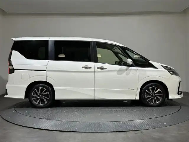 日産 セレナ ハイウェイスター V 愛媛県 2021(令3)年 2.2万km ブリリアントホワイトパール 純正10インチナビ/(Bluetooth/フルセグ)/プロパイロット/純正フリップダウンモニター/両側パワースライドドア/衝突被害軽減ブレーキ/コーナーセンサー/レーンキープアシスト/ブラインドスポットモニター/キャプテンシート/ETC/オートマチックハイビーム/オートライト/フォグランプ/アイドリングストップ/ドアバイザー/プッシュスタート/スペアキー/保証書/取扱説明書