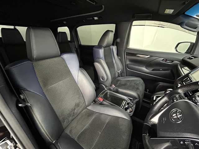 トヨタ ヴェルファイア 2.5Z Aエディデョン ゴールデンアイズ 道央・札幌 2017(平29)年 5.5万km バーニングブラッククリスタルシャインガラスフレーク ・4WD/・寒冷地仕様/・Ａｌｐｉｎｅナビ/・フルセグ/BT/CD/DVD/SD/・バックカメラ/・プリクラッシュ/・アダプティブクルーズコントロール/・クリアランスソナー/・ＲＣＴＡ/・フリップダウンモニター/・ハーフレザー/・両側パワースライドドア/・電動リアゲート/・オートライト/・オートホールド/・社外レーダー/・LEDヘッドライト/・フォグランプ/・スマートキー/・プッシュスタート