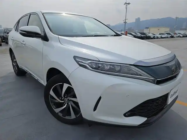 トヨタ ハリアー プログレス メタル&レザーP 長崎県 2017(平29)年 4万km ホワイトパールクリスタルシャイン 〇純正ナビ/〇フルセグTV/〇パノラマモニター/〇セーフティーセンスP/〇ビルトインETC/〇ドライブレコーダー/〇ムーンルーフ/〇電動リアゲート/〇JBLサウンドシステム/〇LEDヘッドランプ/〇オートライト/〇フォグランプ/〇純正18インチアルミ/〇革巻きステアリング/〇左右独立オートエアコン/〇黒革シート/〇パワーシート/〇シートヒーター/〇シートベンチレーション/〇スマートエントリー/〇禁煙車