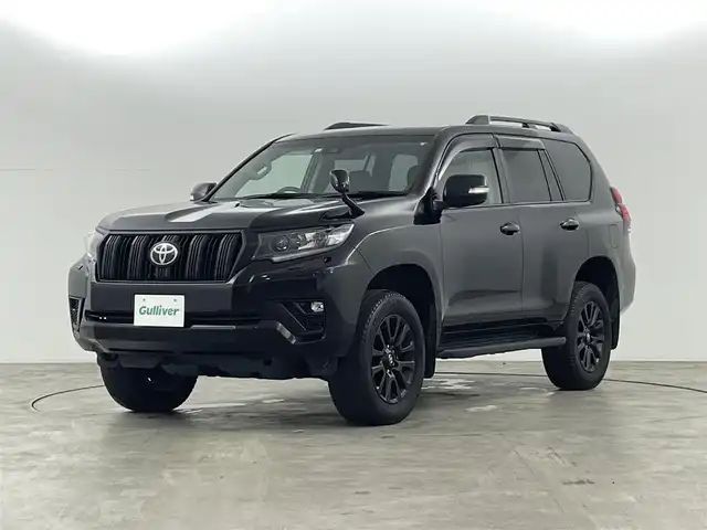 トヨタ ランドクルーザー プラド TX Lパッケージ マットブラED 福島県 2023(令5)年 2.8万km ブラック サンルーフ/トヨタセーフティセンス/・プリクラッシュセーフティ/・レーダークルーズコントロール/・車線逸脱警報装置/・標識認識機能/ALPINE製9インチナビ/・型番：X9NXL/・フルセグTV/Bluetooth/CD/DVD/・バックカメラ/・ETC/4WD/・ダウンヒルアシスト/ルーフレール/革巻きステアリング/・ステアリングリモコン/レザーシート/・パワーシート(運転席/助手席)/・シートヒーター(運転席/助手席)/・エアシート(運転席/助手席)/プッシュスタート/・スマートキー/LEDヘッドライト/・オートライト/・フォグライト/純正フロアマット