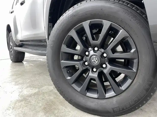 トヨタ ランドクルーザー プラド TX Lパッケージ マットブラED 福島県 2023(令5)年 2.8万km ブラック サンルーフ/トヨタセーフティセンス/・プリクラッシュセーフティ/・レーダークルーズコントロール/・車線逸脱警報装置/・標識認識機能/ALPINE製9インチナビ/・型番：X9NXL/・フルセグTV/Bluetooth/CD/DVD/・バックカメラ/・ETC/4WD/・ダウンヒルアシスト/ルーフレール/革巻きステアリング/・ステアリングリモコン/レザーシート/・パワーシート(運転席/助手席)/・シートヒーター(運転席/助手席)/・エアシート(運転席/助手席)/プッシュスタート/・スマートキー/LEDヘッドライト/・オートライト/・フォグライト/純正フロアマット