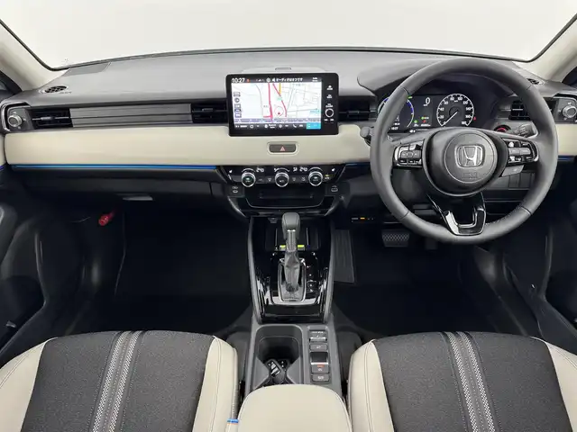 ホンダ ヴェゼル ハイブリッド e:HEV Z PLaYパッケージ 福岡県 2025(令7)年 0.1千km プレミアムサンライトホワイトパール 登録済未使用車　/純正９型ナビ　/バックカメラ　/置くだけ充電　/ＥＴＣ２．０　/衝突軽減　/レーンキープ　/ＢＳＷ　/アクセル踏み間違い防止　/パドルシフト　/ヒルディセントコントロール　/パワーバックドア　/純正１８インチＡＷ　/ＬＥＤ