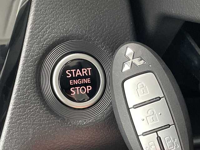 三菱 デリカミニ T プレミアム 愛知県 2025(令7)年 0.1千km 緑Ｍ 届出済未使用車/純正9型ディズプレイオーディオ　ナビ機能なし/マイパイロット/サイドデカール/全方位カメラ/両側パワースライドドア/シートヒーター/クルーズコントロール/コーナーセンサー/純正アルミホイール/ルーフレール/LEDヘッドライト/パドルシフト/インテリジェントミラー/オートマチックハイビーム/衝突軽減システム/Bluetooth/ステアリングスイッチ/スマートキー/プッシュスタート