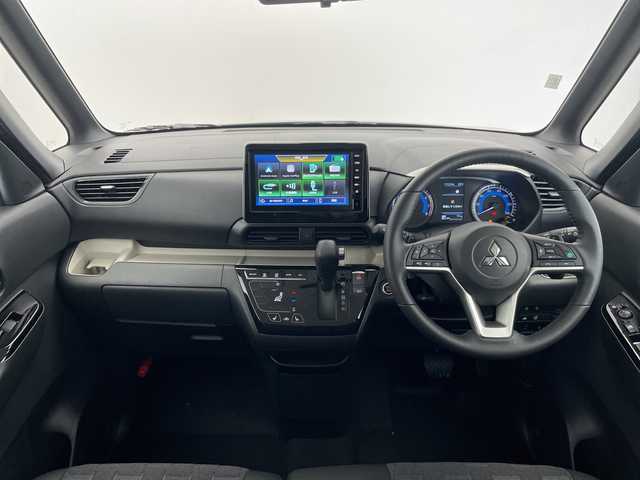 三菱 デリカミニ T プレミアム 愛知県 2025(令7)年 0.1千km 緑Ｍ 届出済未使用車/純正9型ディズプレイオーディオ　ナビ機能なし/マイパイロット/サイドデカール/全方位カメラ/両側パワースライドドア/シートヒーター/クルーズコントロール/コーナーセンサー/純正アルミホイール/ルーフレール/LEDヘッドライト/パドルシフト/インテリジェントミラー/オートマチックハイビーム/衝突軽減システム/Bluetooth/ステアリングスイッチ/スマートキー/プッシュスタート