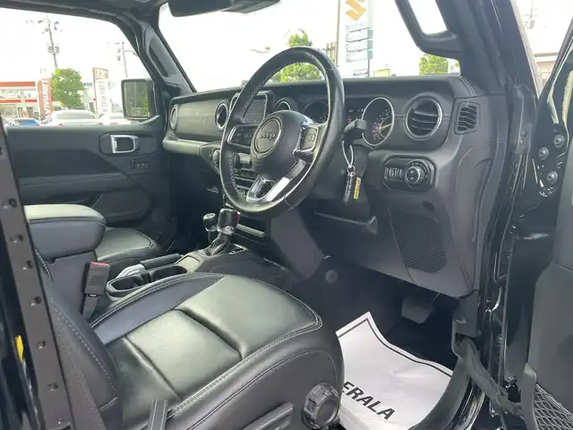 クライスラー・ジープ ジープ ラングラー アンリミテッド サハラ 滋賀県 2020(令2)年 2.2万km 黒 黒革/・前席シートヒーター /ハンドルヒーター/衝突軽減ブレーキ/ACC/BSM/純正ナビ（BT/USB/AUX/DTV）/ALPINEスピーカー/フロントカメラ/バックカメラ/ETC2.0/前後コーナーセンサー/純正LEDヘッドライト/純正18インチAW